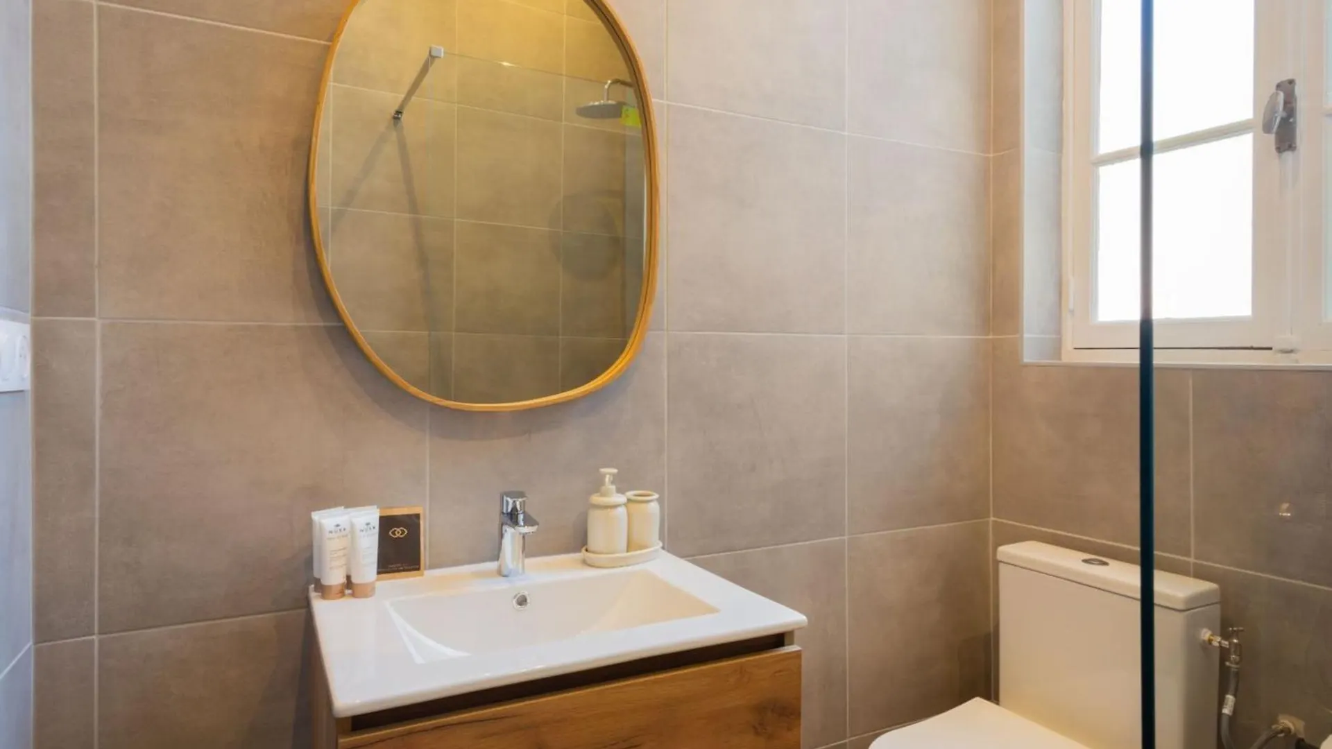 Minimalistic Apartment Near Vieux-Port By Weekome مارسيليا